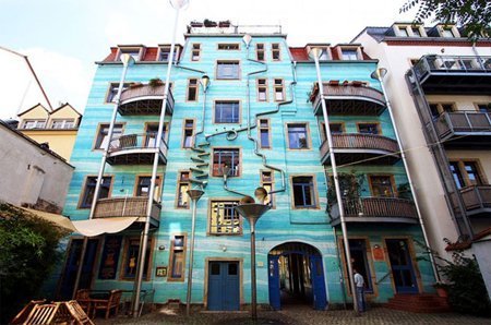 funnel-wall-in-dresden.jpg